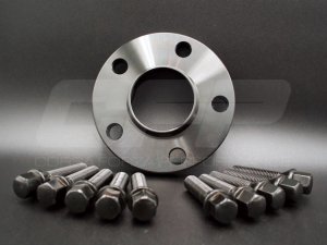 Maserati Grecale Wheel Spacers - CFP - 15mm - Black - set of 2 w/ extended bolts